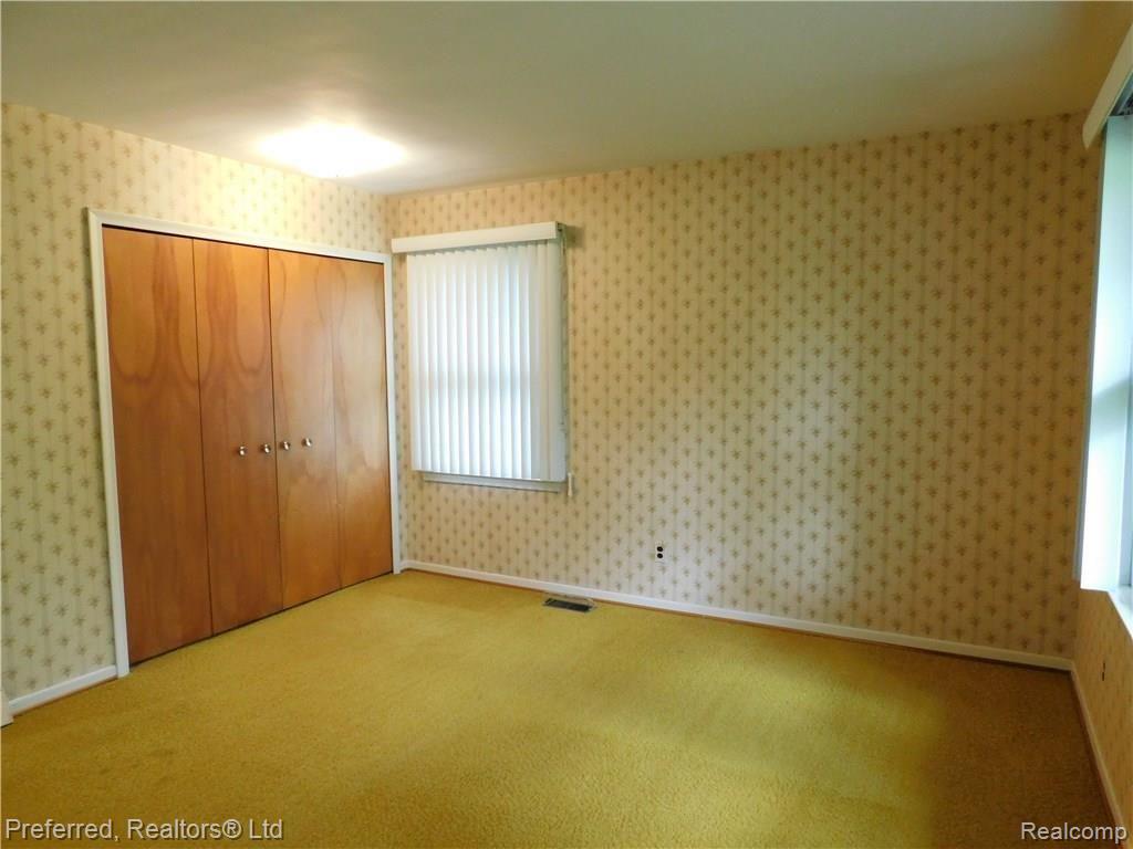 25408 Farmbrook Road Southfield, MI 48034 - Photo 34 of 74 DSCN0166.JPG