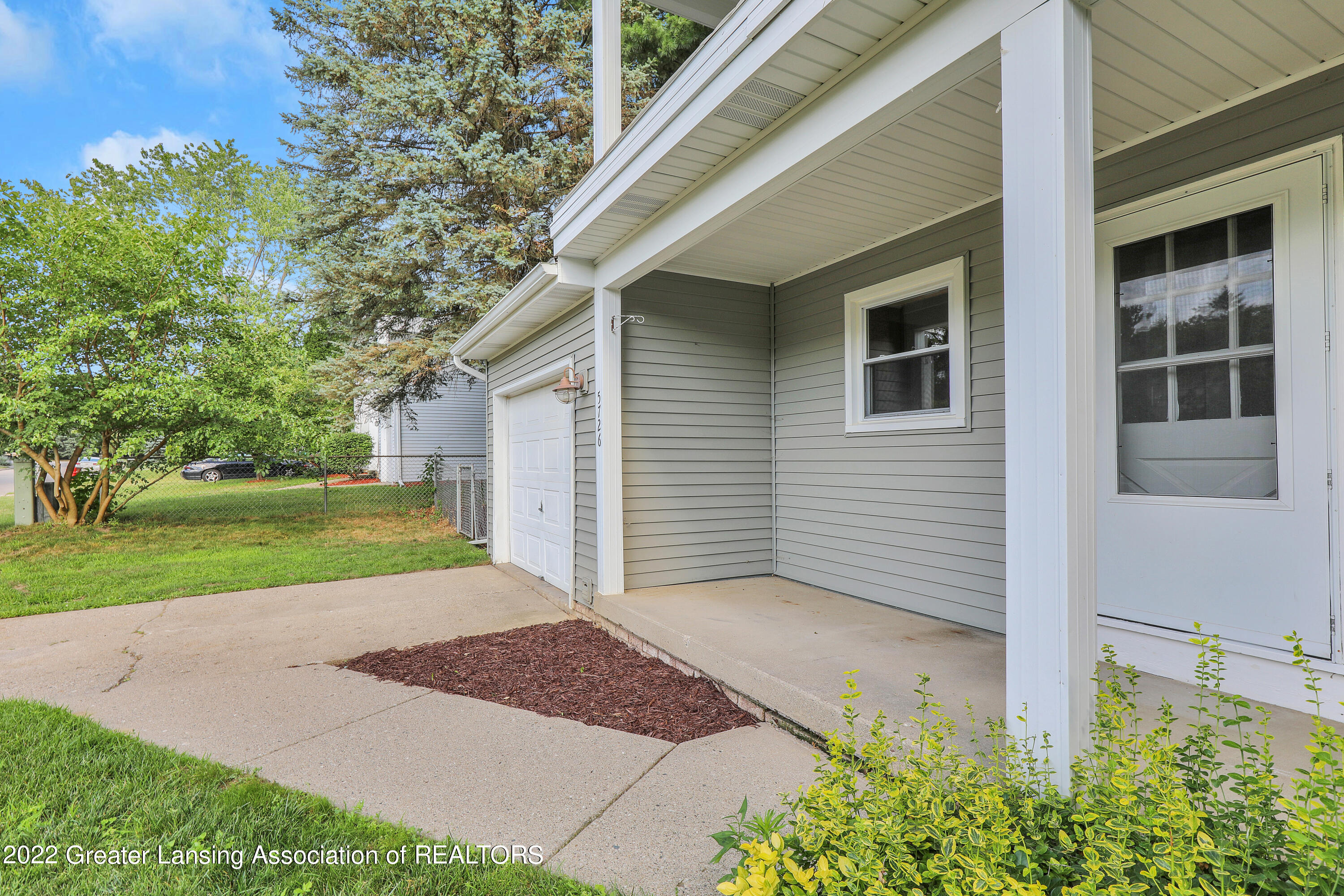 5724 Ridgeway Drive Haslett, MI 48840 - Photo 4 of 44 9I3A8721