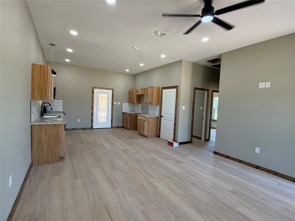 1040 Rays Way Weatherford, TX 76085 - Photo 20 of 23
