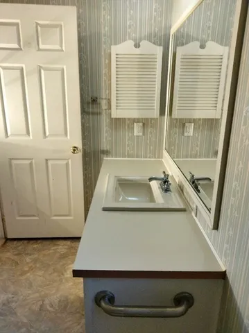 $319,000 | 6 Chestnut Circle, Rockland, MA 02370