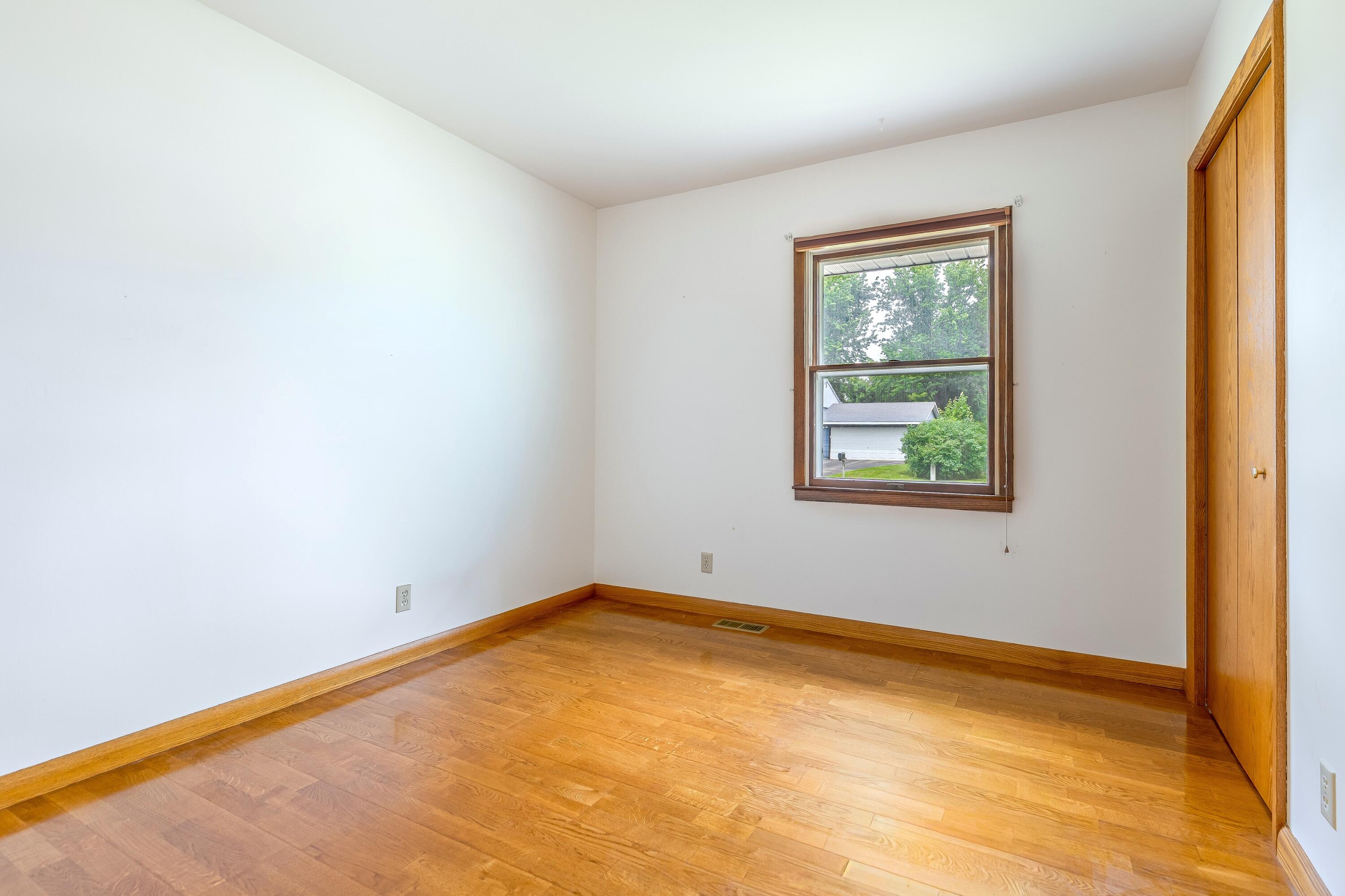 3064 South Marion Road La Crosse, WI 54601 - Photo 15 of 26 3064-14