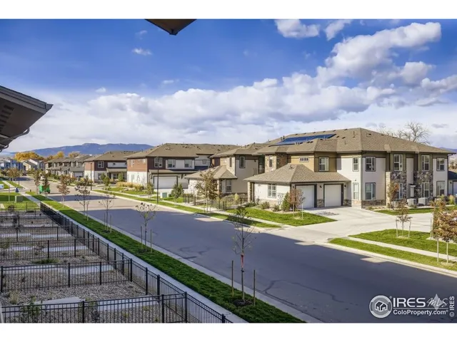 a view of a tennis court