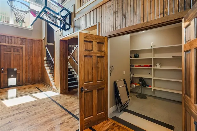 $2,999,950 | 27596 Highland Circle, Olathe, KS 66061