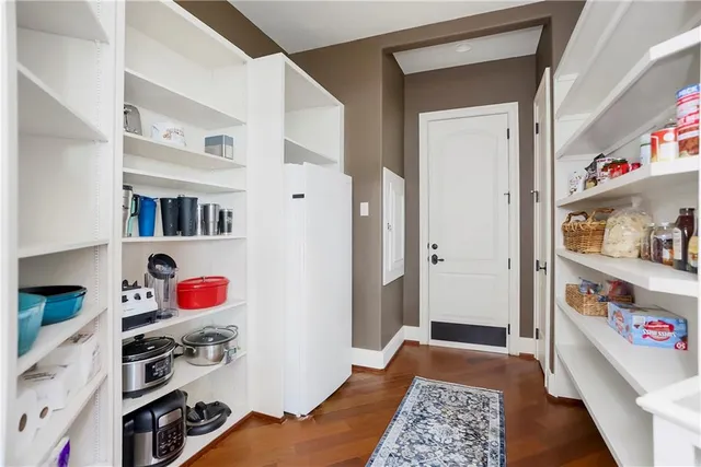 $2,999,950 | 27596 Highland Circle, Olathe, KS 66061