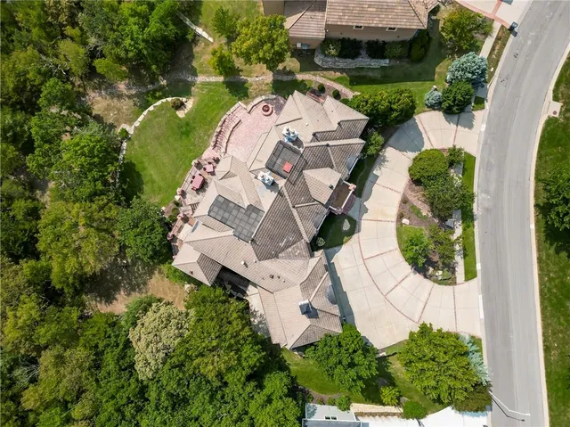 $2,999,950 | 27596 Highland Circle, Olathe, KS 66061