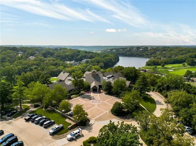 $2,999,950 | 27596 Highland Circle, Olathe, KS 66061