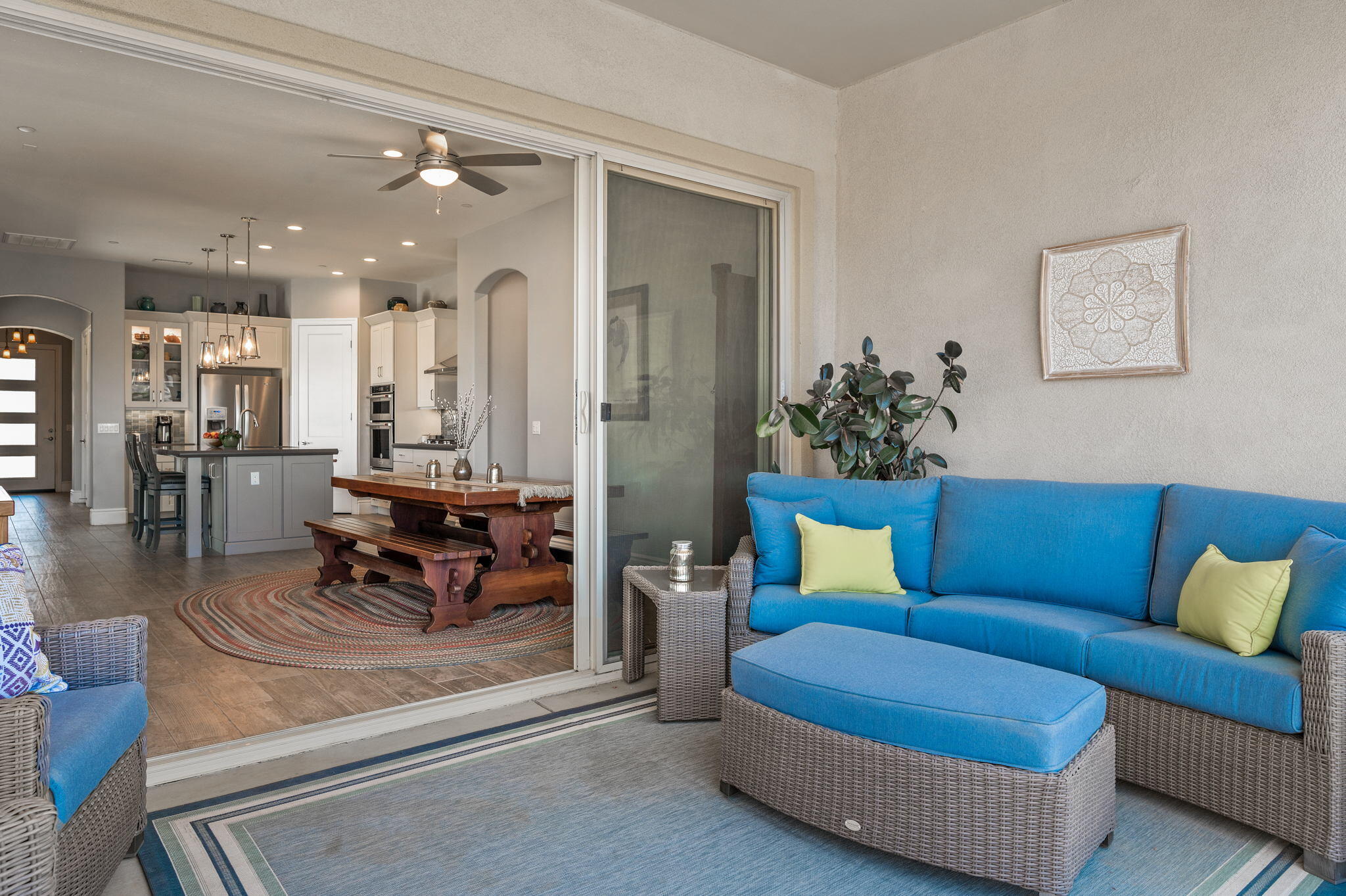 49 Cabernet Rancho Mirage, CA 92270 - Photo 33 of 40 a living room with furniture and a dining table