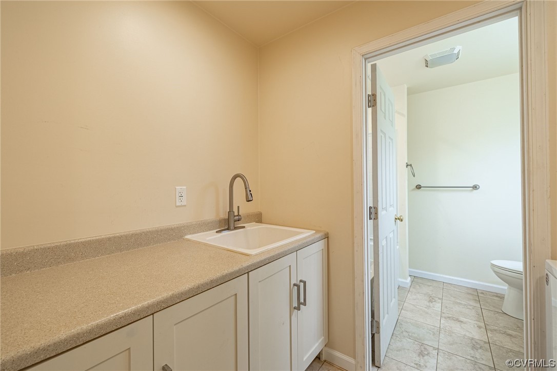 363 Oak Hill Road Prospect, VA 23960 - Photo 22 of 33 a utility room with a sink dryer and washer