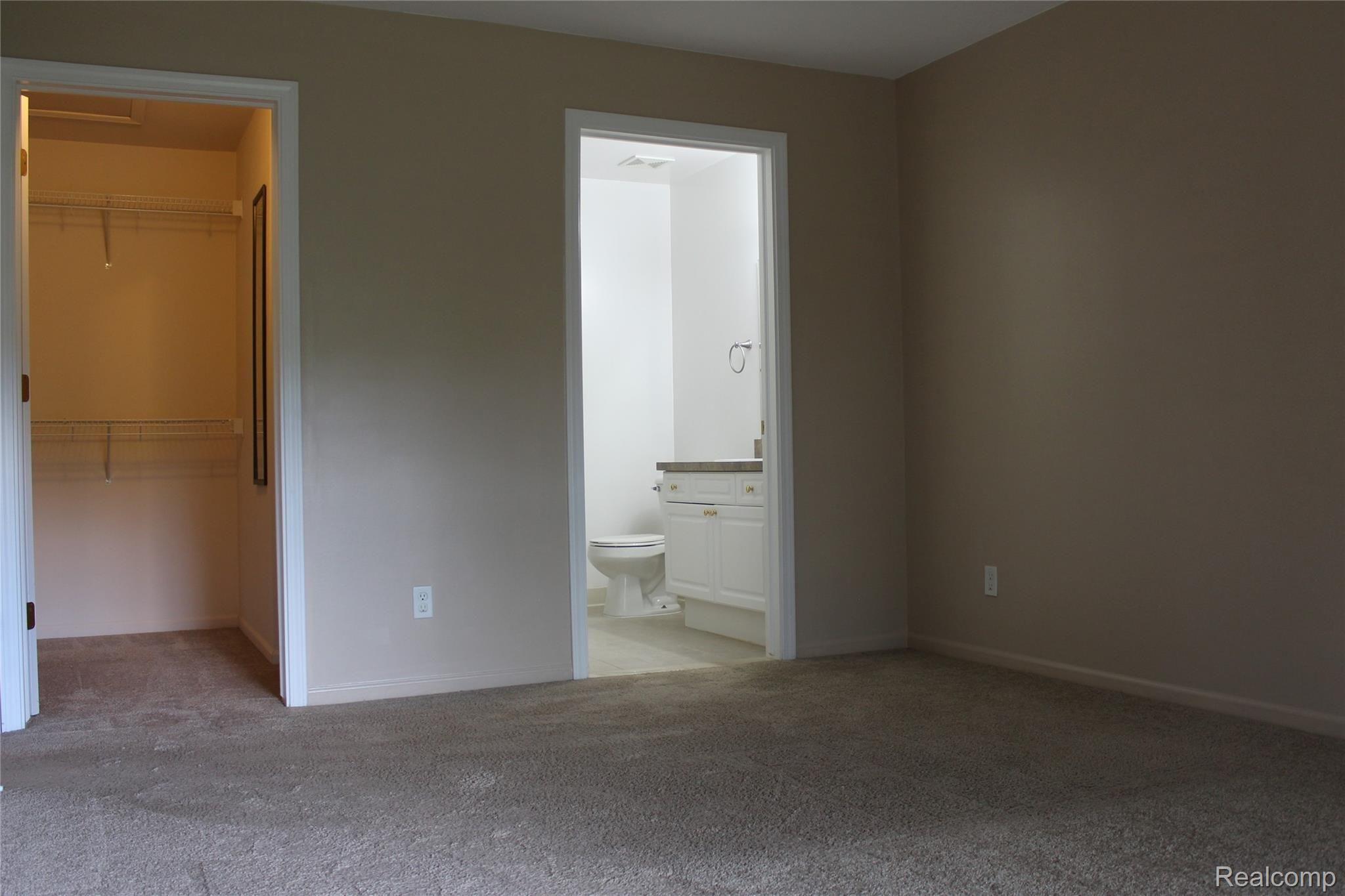 3689 Oakmonte Boulevard, Unit 17 Rochester, MI 48306 - Photo 25 of 31 IMG_2772.jpg