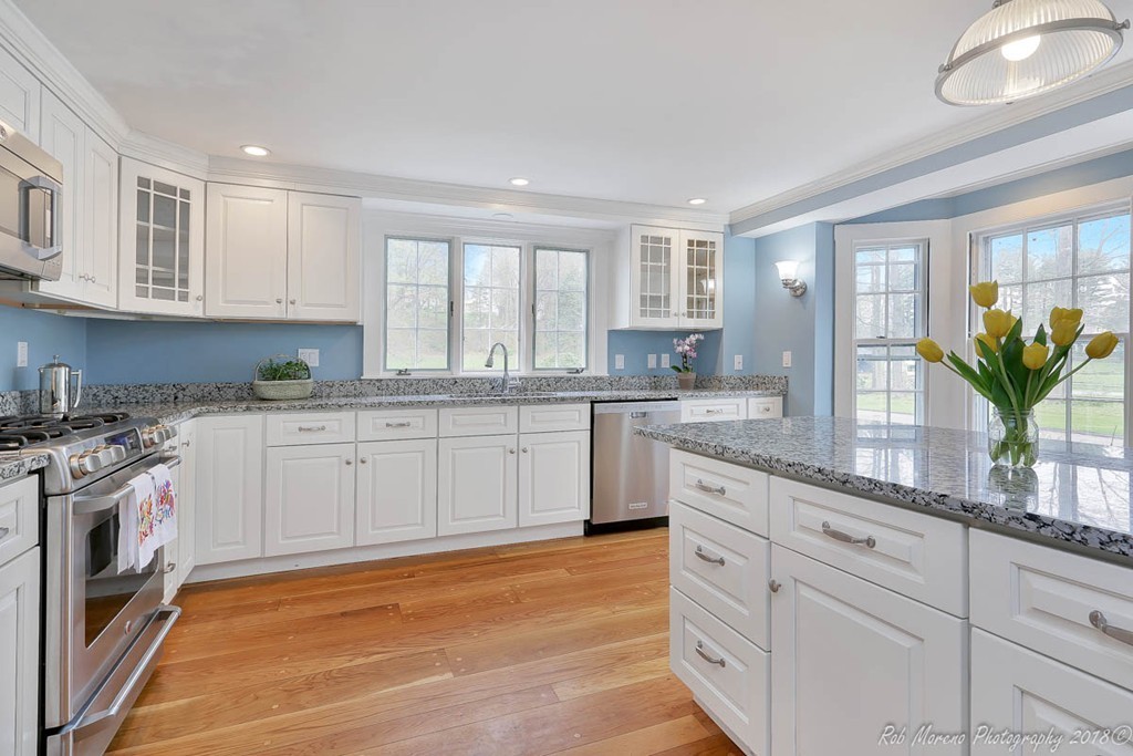 560 Bay Road Hamilton, MA 01982 - Photo 2 of 27