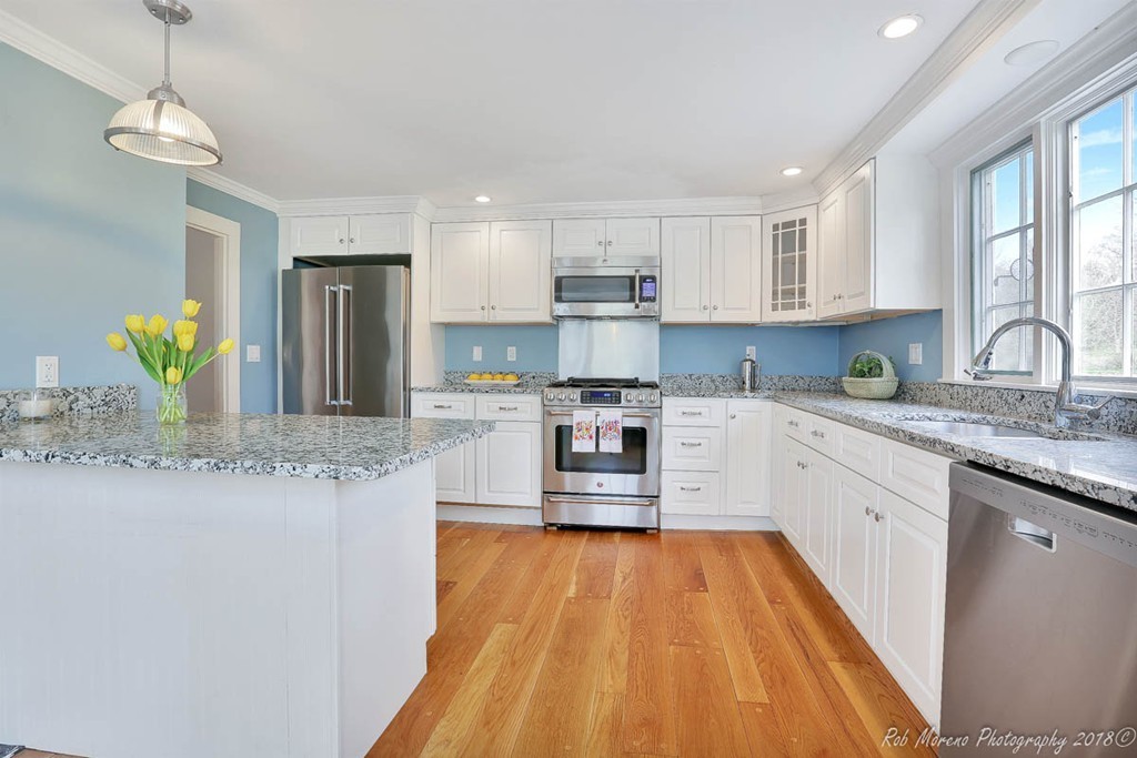 560 Bay Road Hamilton, MA 01982 - Photo 4 of 27