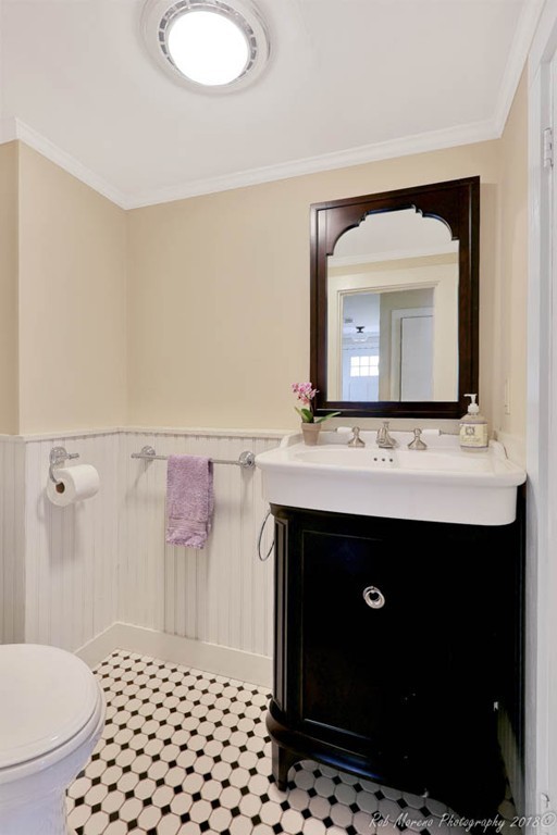 560 Bay Road Hamilton, MA 01982 - Photo 9 of 27