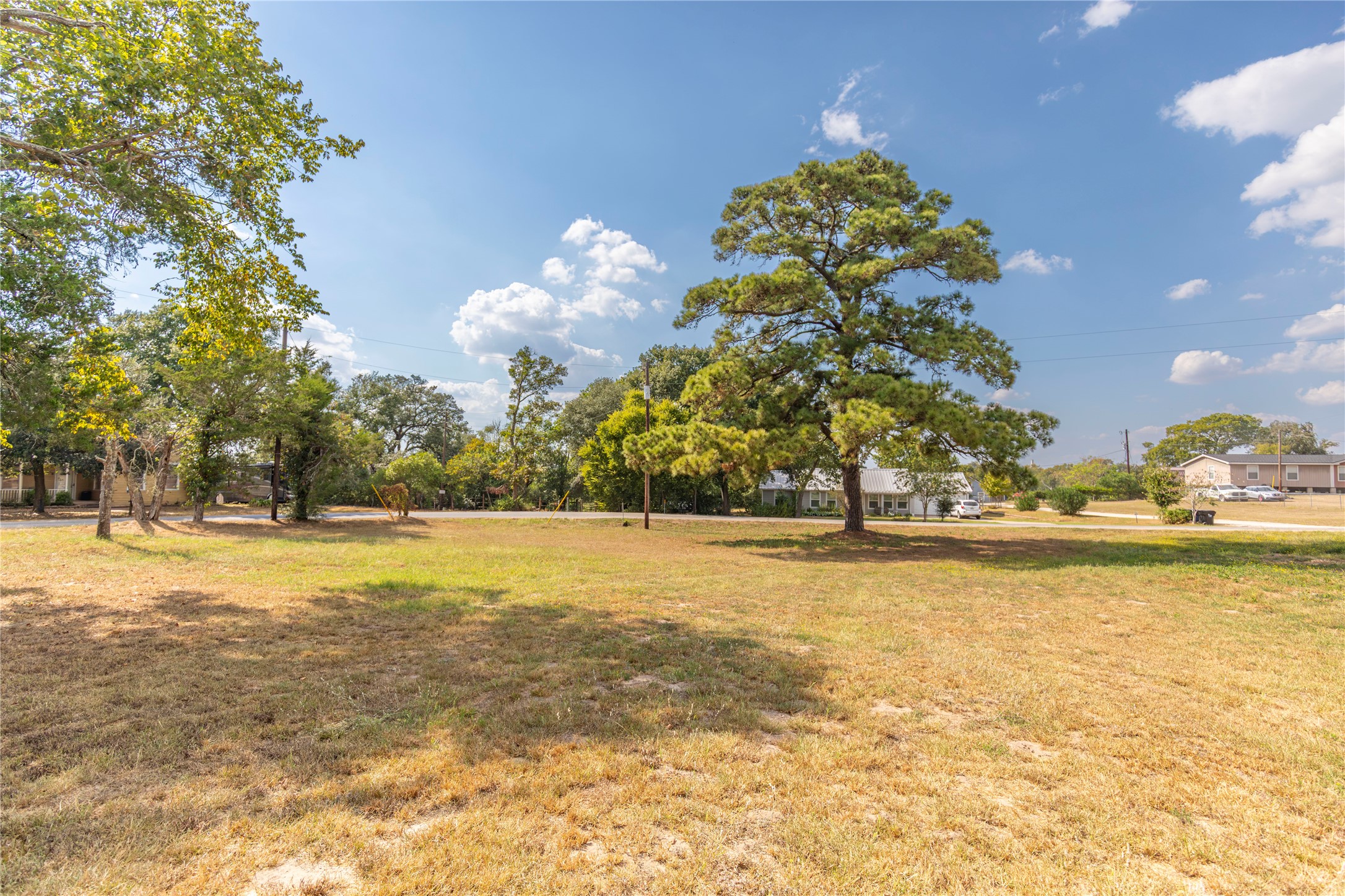 768 Travis Road Bellville, TX 77418 - Photo 2 of 17