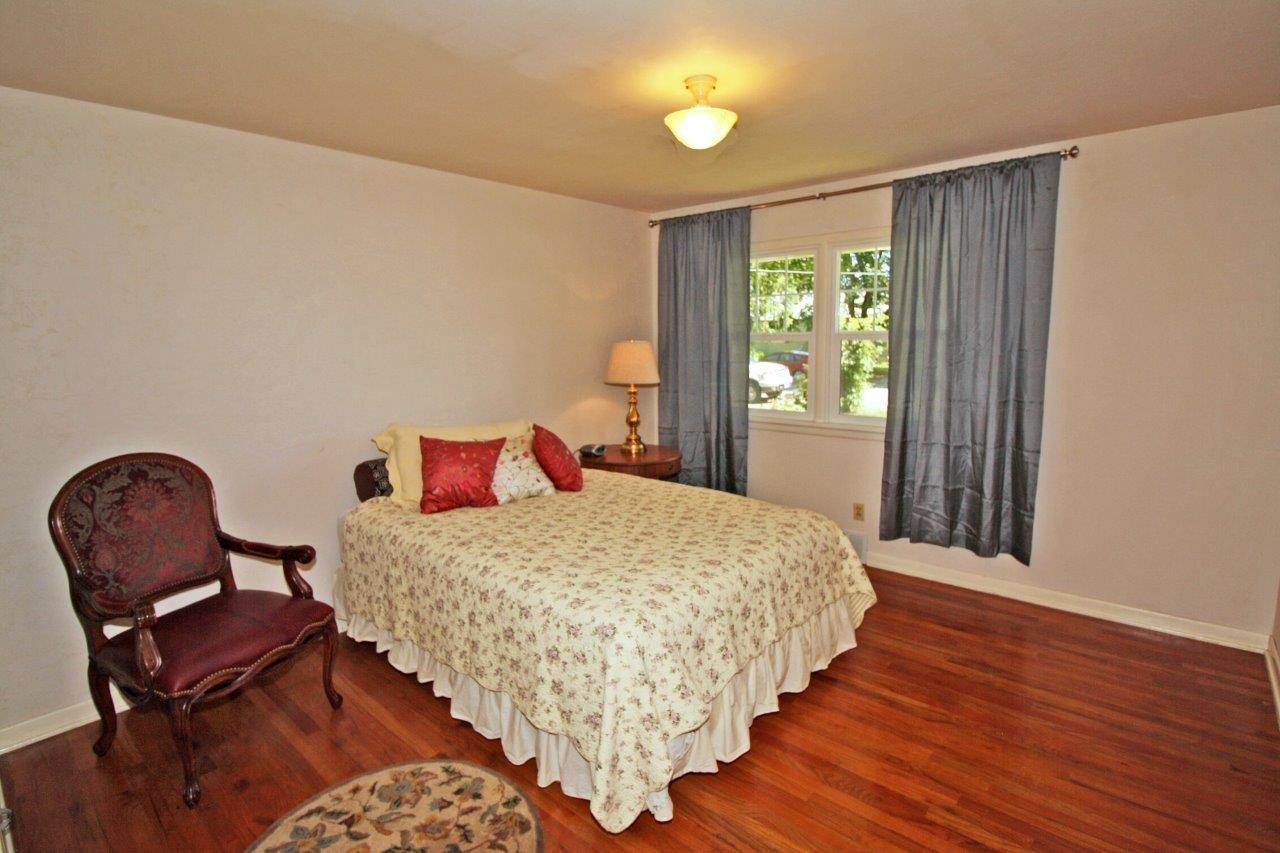 215 North Blake Road Spokane Valley, WA 99216 - Photo 9 of 20