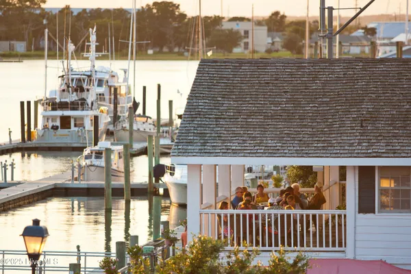 $399,900 | 239 Cline Way, Unit 109 1809 LIVE OAK, Beaufort, NC 28516