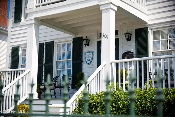 $399,900 | 239 Cline Way, Unit 109 1809 LIVE OAK, Beaufort, NC 28516