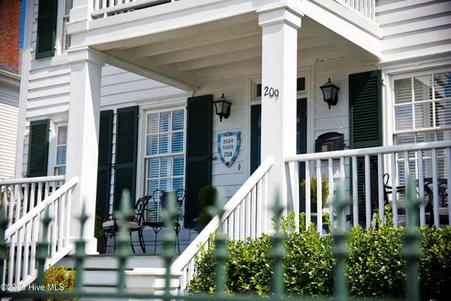 $399,900 | 239 Cline Way, Unit 109 1809 LIVE OAK, Beaufort, NC 28516