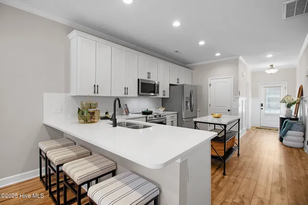 $399,900 | 239 Cline Way, Unit 109 1809 LIVE OAK, Beaufort, NC 28516