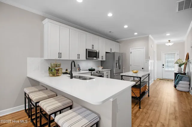 $399,900 | 239 Cline Way, Unit 109 1809 LIVE OAK, Beaufort, NC 28516