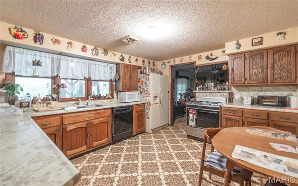 $800,000 | 658 Rr 63, Cabool, MO 65689