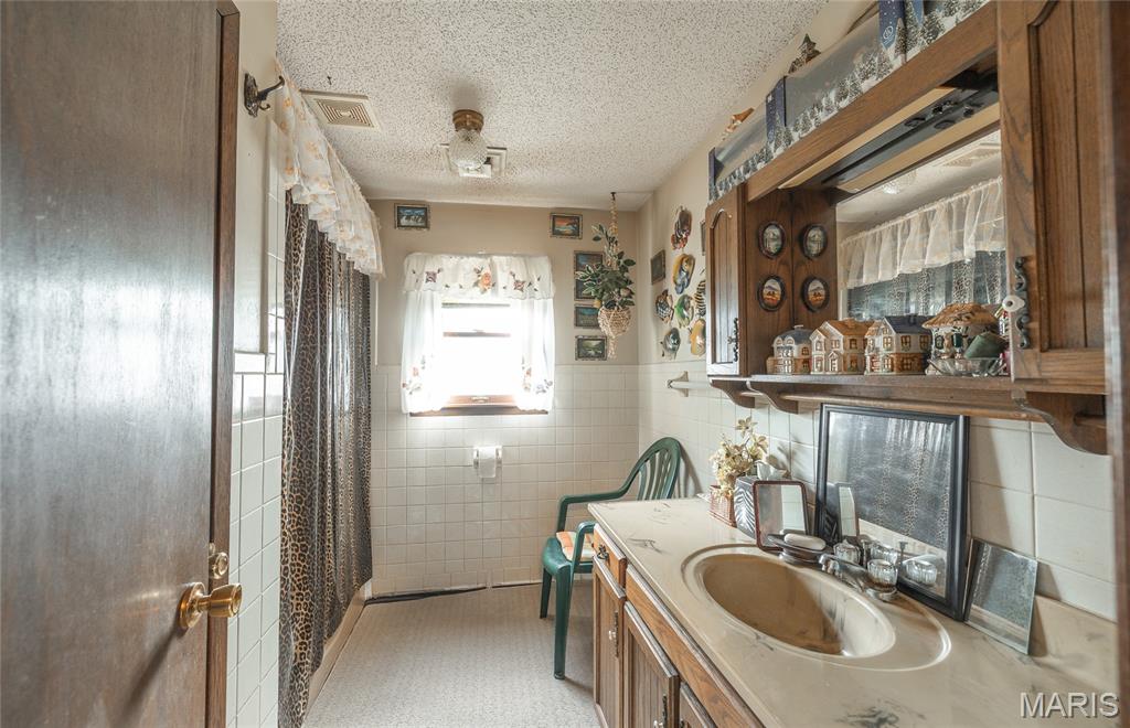 658 Rr 63 Cabool, MO 65689 - Photo 23 of 61