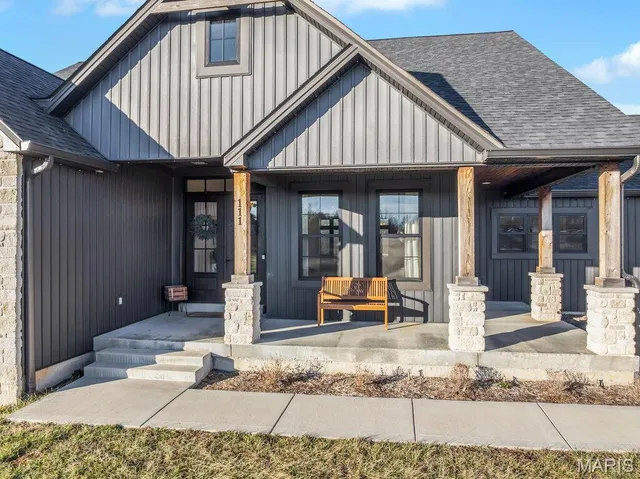 $1,095,000 | 111 Kentucky Derby Drive, Foristell, MO 63348