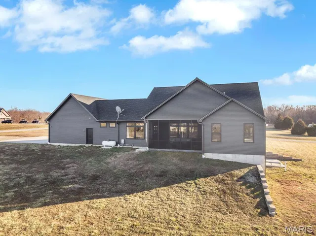 $1,095,000 | 111 Kentucky Derby Drive, Foristell, MO 63348