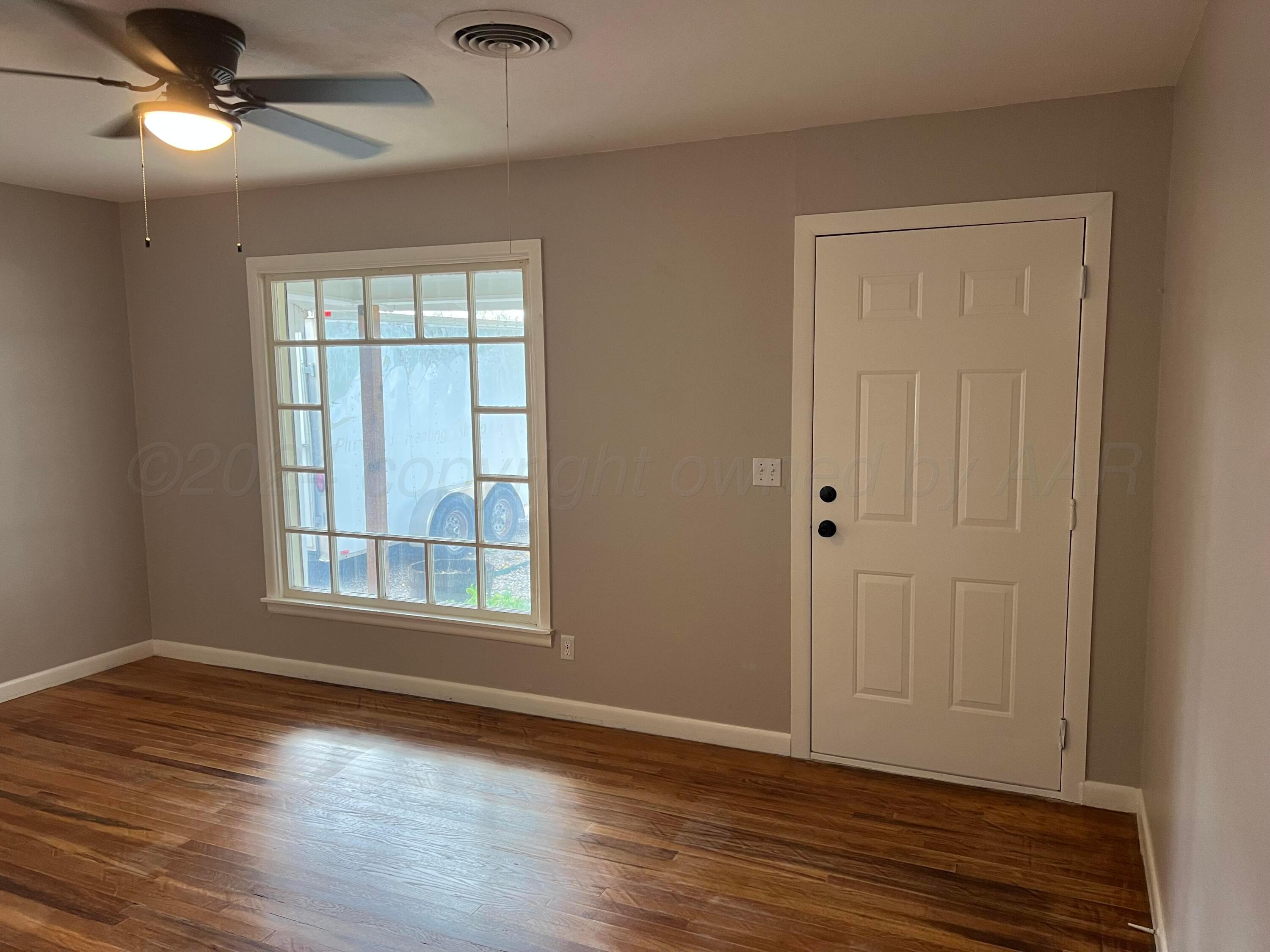 403 Cherry Street Claude, TX 79019 - Photo 3 of 110 403 Cherry St., Claude, TX