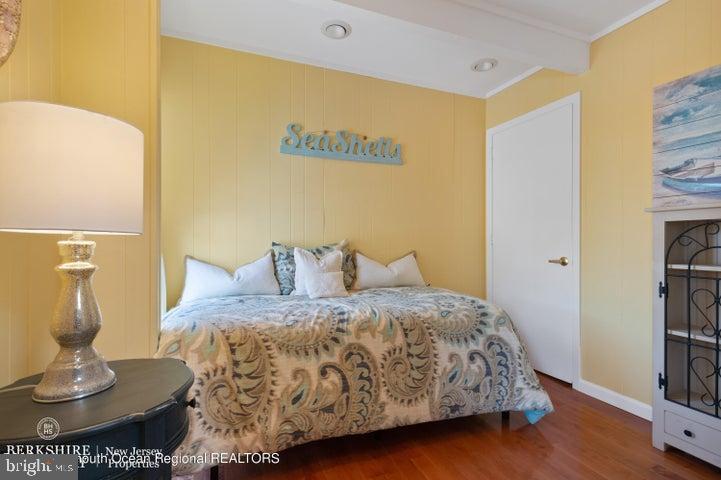 347 Highway 35 Mantoloking, NJ 08738 - Photo 4 of 9 Cozy seaside retreat with sunny vibes.