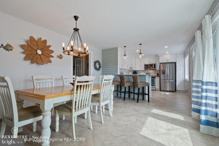 347 Highway 35 Mantoloking, NJ 08738 - Photo 6 of 9 Bright and airy coastal dining space.