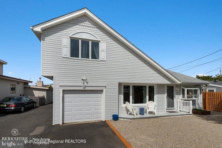 347 Highway 35 Mantoloking, NJ 08738 - Photo 7 of 9 Charming coastal home with inviting curb appeal.