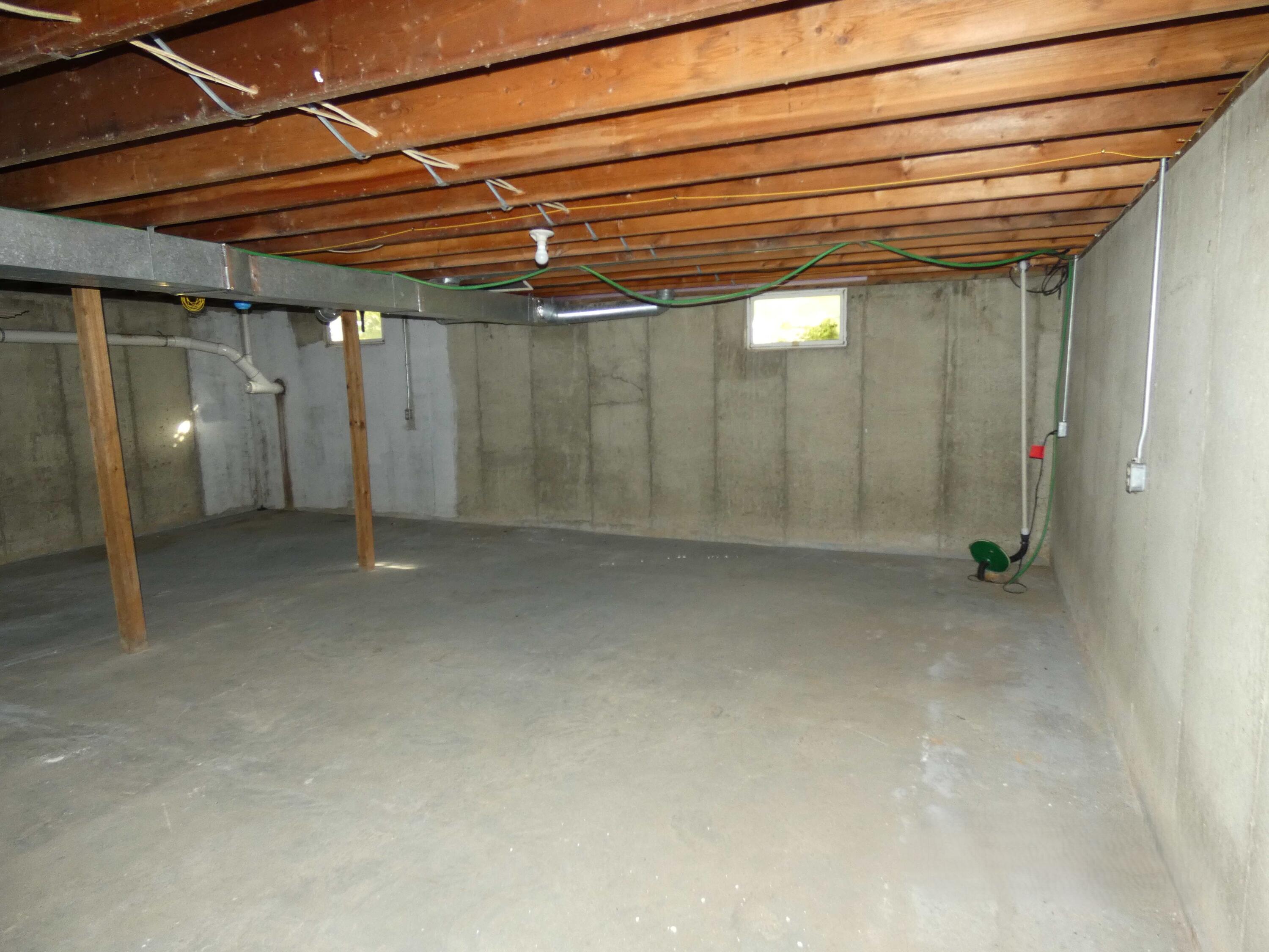 61881 36th Avenue Bangor, MI 49013 - Photo 32 of 37 P1040082