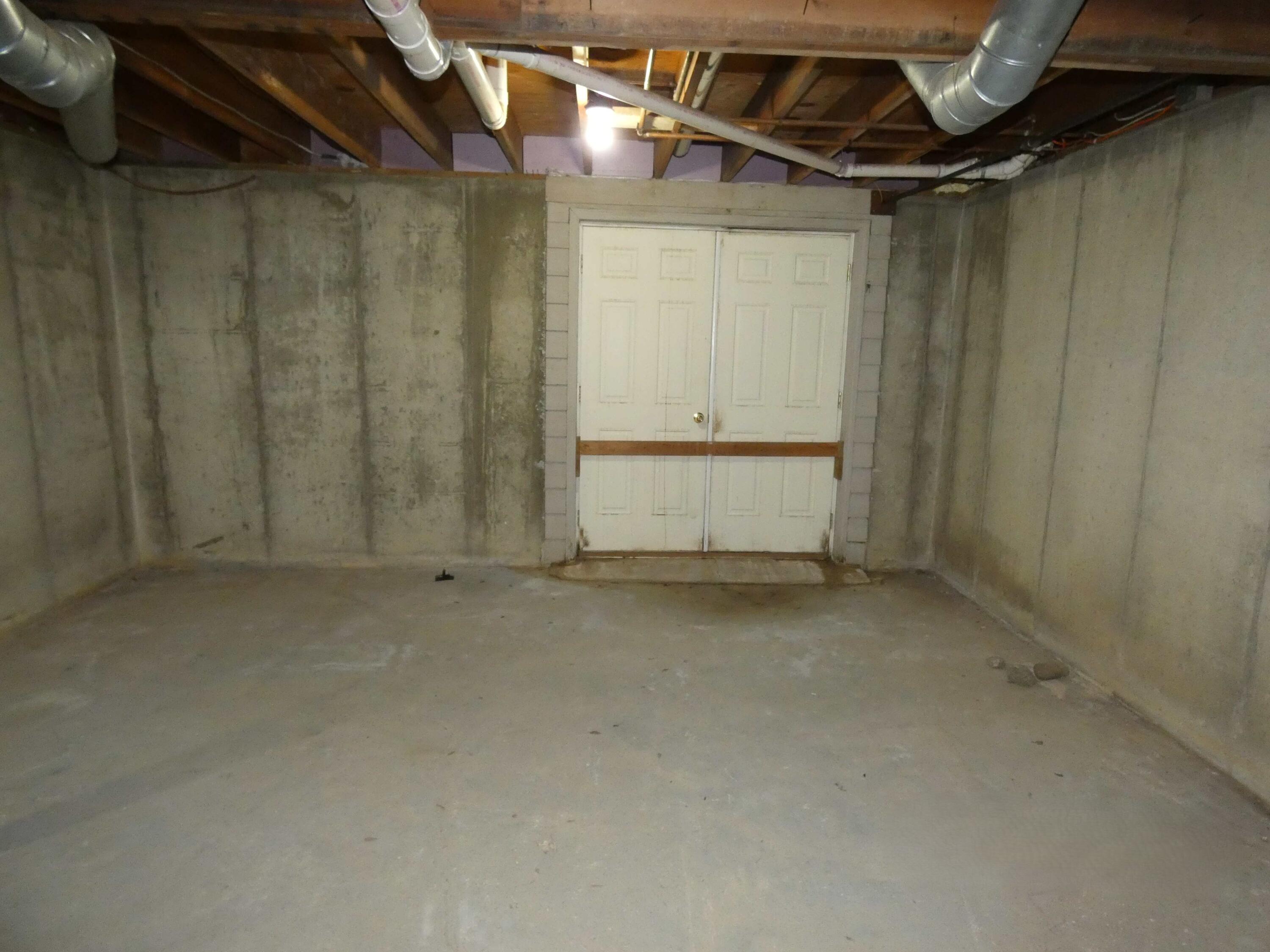 61881 36th Avenue Bangor, MI 49013 - Photo 34 of 37 P1040088