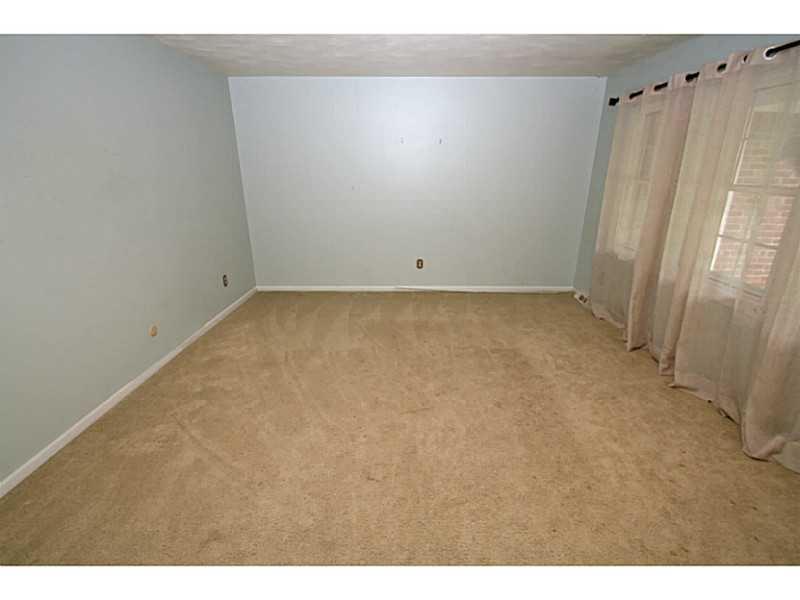 317 Bennington Road Indianapolis, IN 46227 - Photo 3 of 24 Gallery Image 3