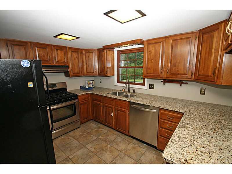 317 Bennington Road Indianapolis, IN 46227 - Photo 5 of 24 Gallery Image 5