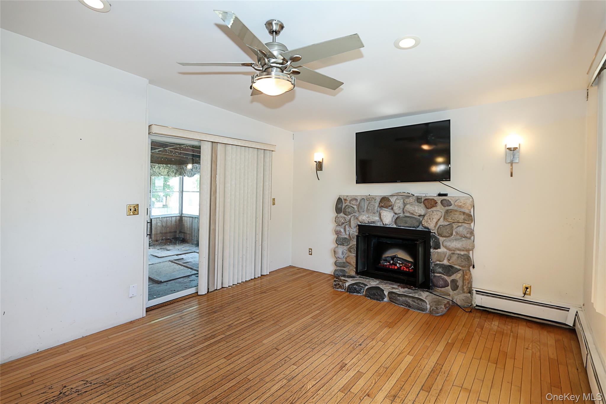 20 East Clearwater Road Lindenhurst, NY 11757 - Photo 18 of 41