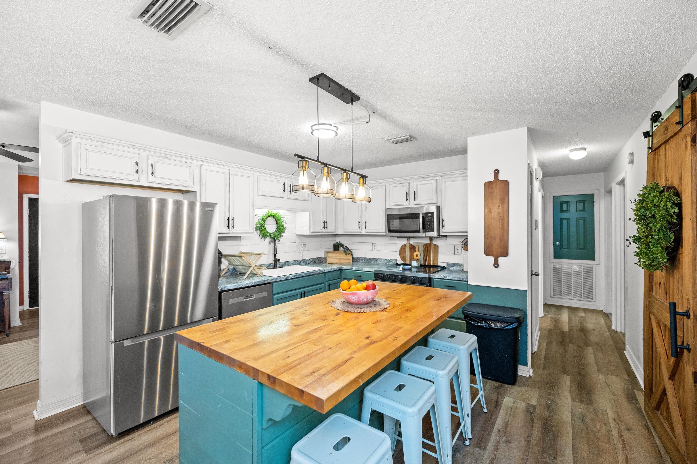 1603 Abbey Loop Foley, AL 36535 - Photo 10 of 35 Kitchen