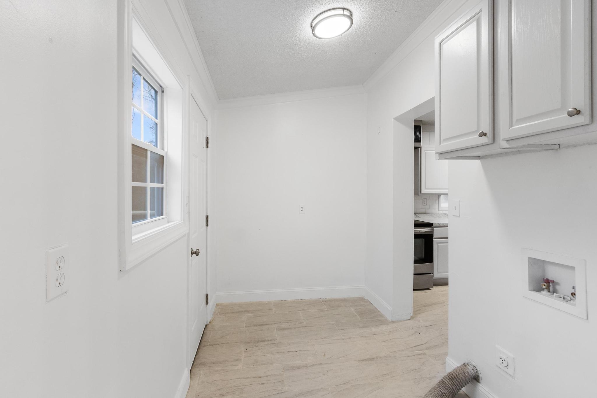 3726 Mart Road Memphis, TN 38109 - Photo 19 of 33 a view of an entryway with white walls