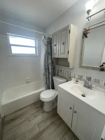 $625,000 | 2056 South Palm Circle, North Palm Beach, FL 33408