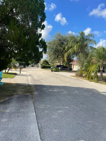 $625,000 | 2056 South Palm Circle, North Palm Beach, FL 33408