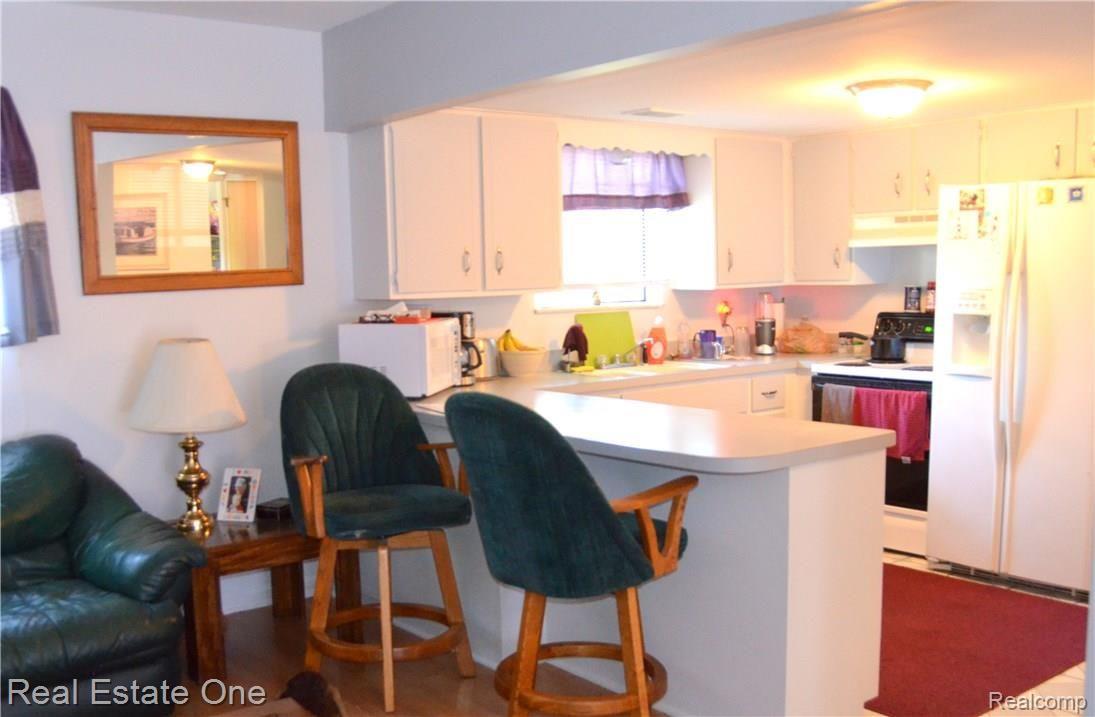 1301 Rochester Road Leonard, MI 48367 - Photo 15 of 26 14.JPG