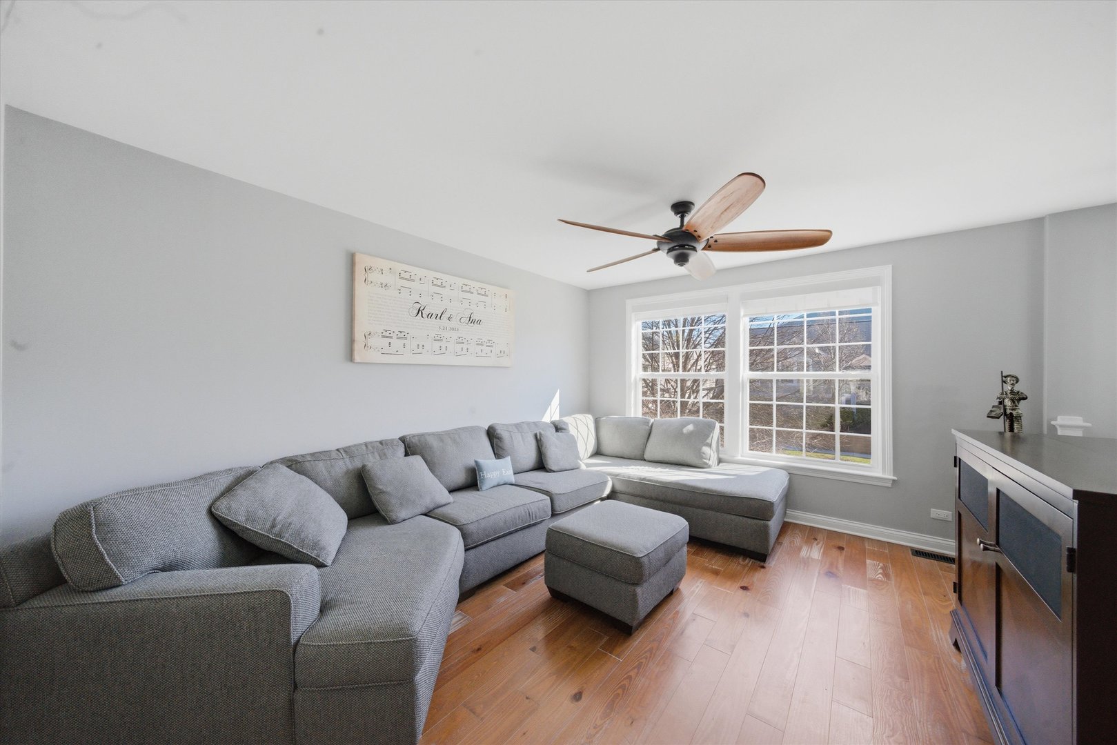 2448 Emily Lane Elgin, IL 60124 - Photo 5 of 34 a living room with furniture and a window