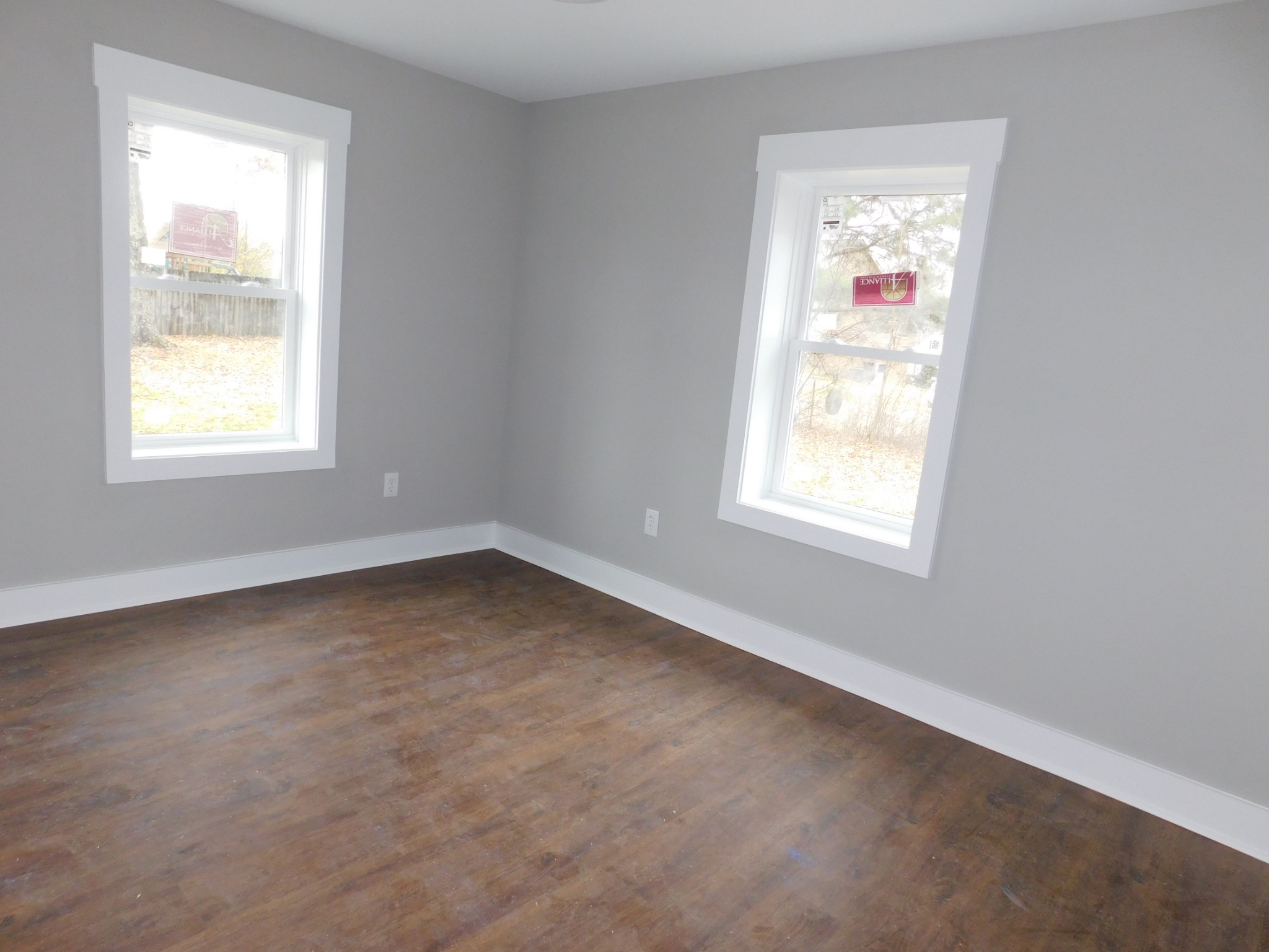 736 Riley Creek Road Tullahoma, TN 37388 - Photo 21 of 25 an empty room with windows