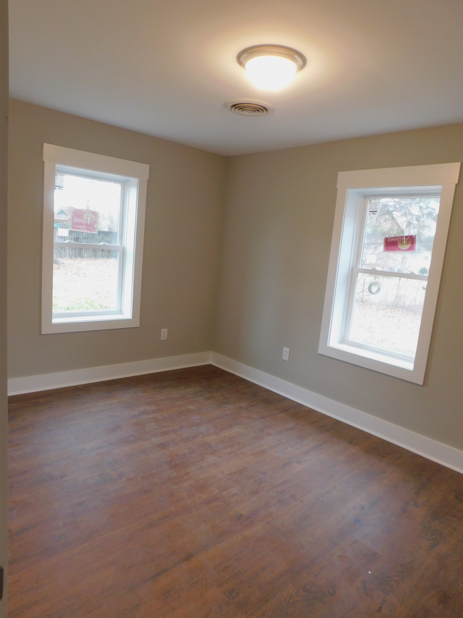 736 Riley Creek Road Tullahoma, TN 37388 - Photo 22 of 25 an empty room with a window