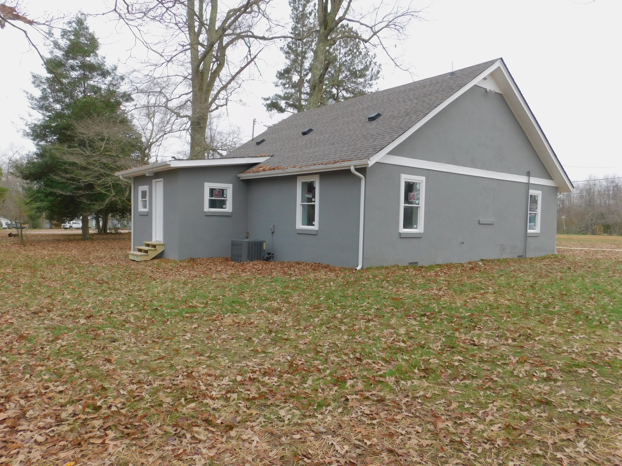 736 Riley Creek Road Tullahoma, TN 37388 - Photo 24 of 25 a backyard of a house