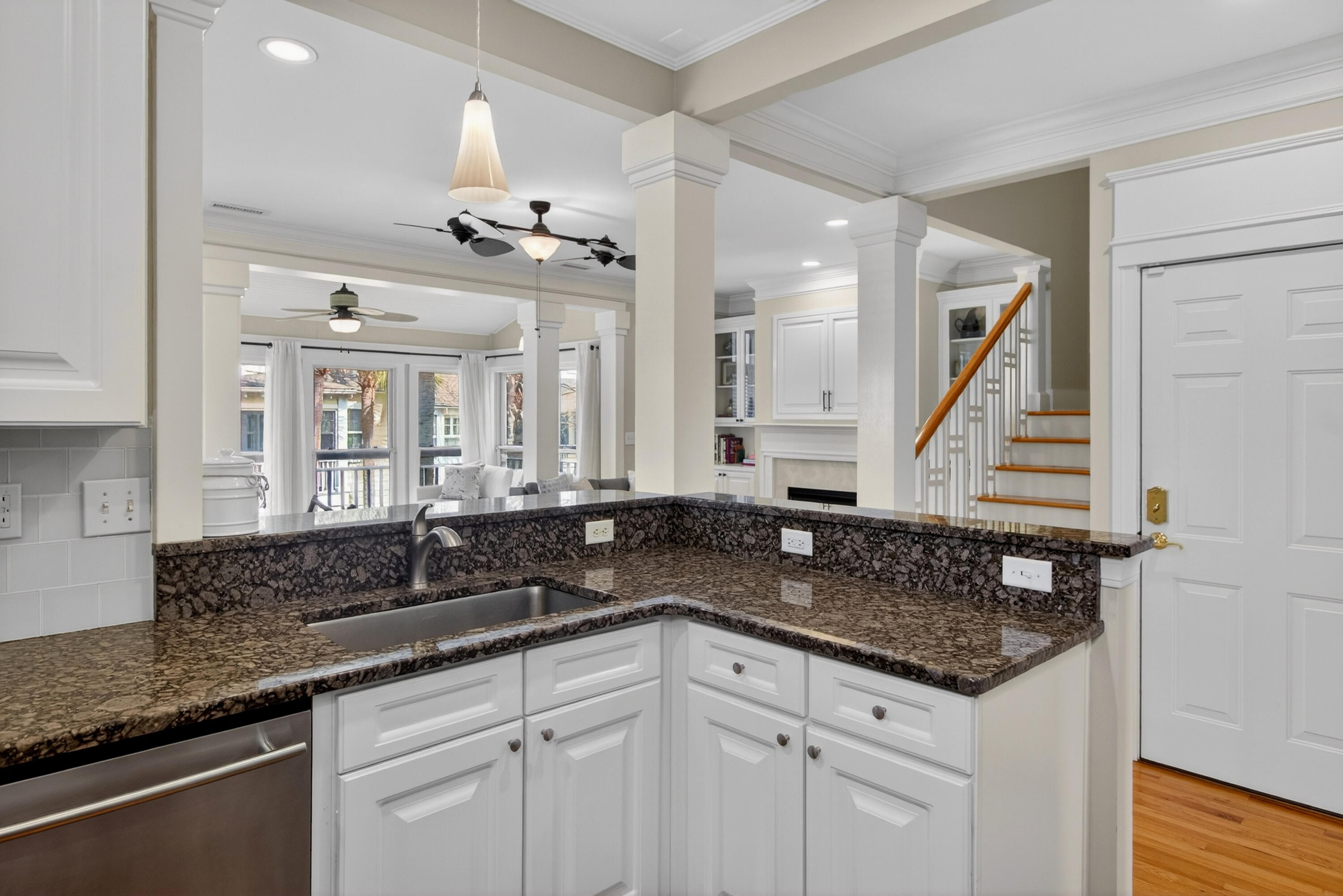 1650 Long Grove Drive Mount Pleasant, SC 29464 - Photo 23 of 52 Kitchen