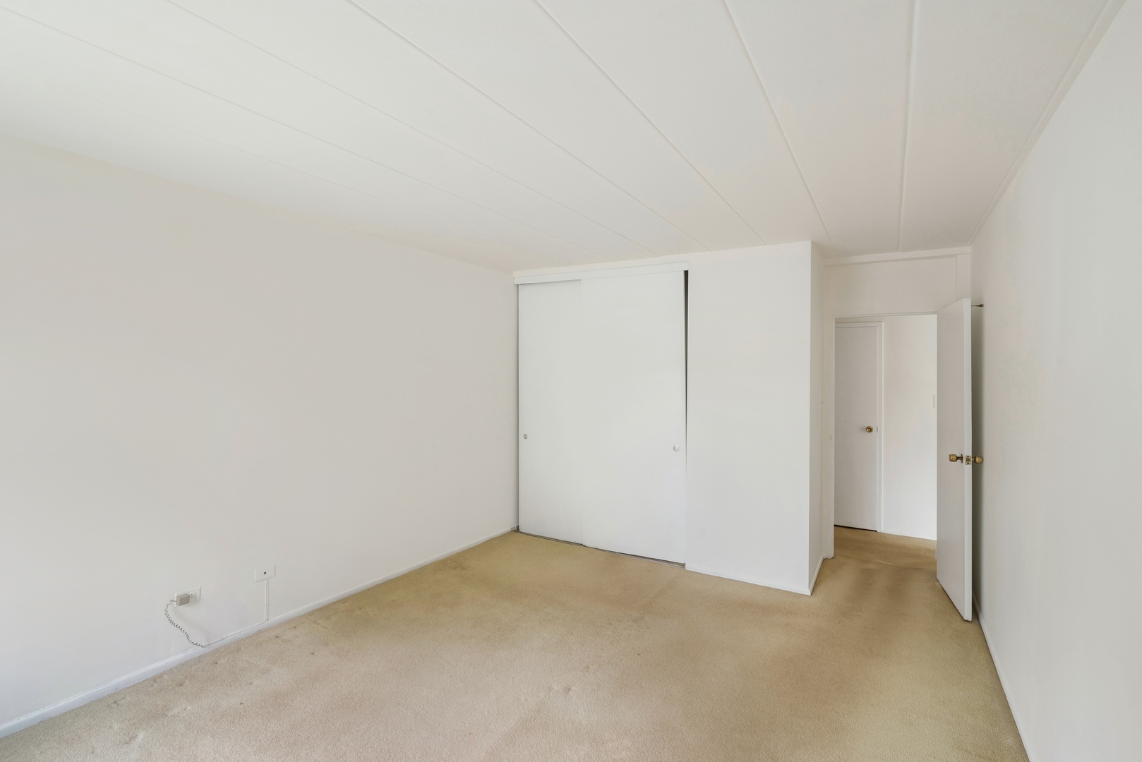 1139 Leavitt Avenue, Unit 212 Flossmoor, IL 60422 - Photo 8 of 10 a view of an empty room