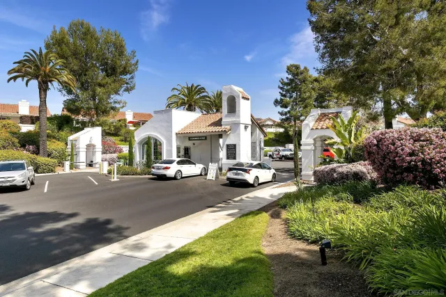 $1,175,000 | 4994 Alicante Way, Oceanside, CA 92056