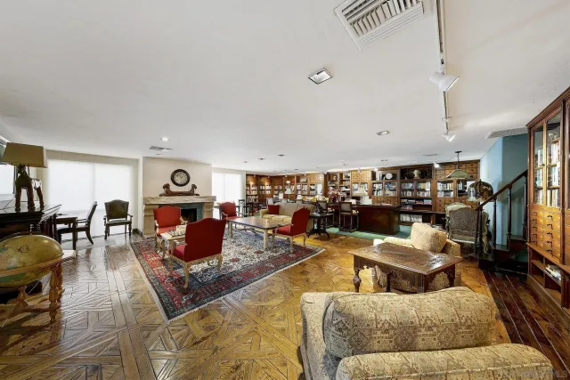 $1,175,000 | 4994 Alicante Way, Oceanside, CA 92056