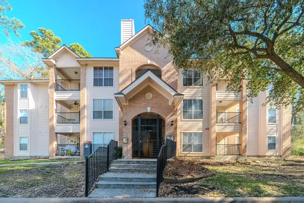 $2,600 | 8051 Bay Branch Drive, Unit 234, The Woodlands, TX 77382